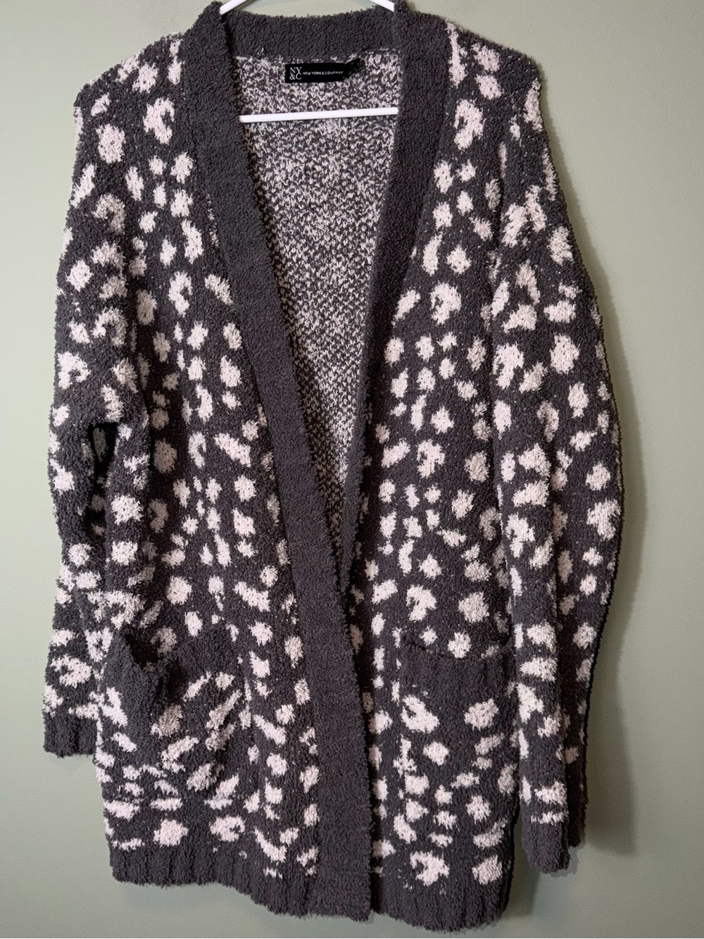 New York & Co Women’s Cozy Gray & Cream Leopard Open-Front Sweater Cardigan L